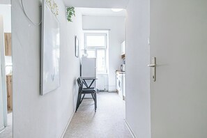 Basic Apartment | Interior - Bright Modern Apt Danube Canal Area (Wien)