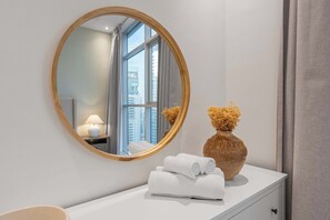 Interior - Free housekeeping visits during your stay - StayShort - 2 Bed in Marina that Sleeps 2 with a City View (Dubai Marina)