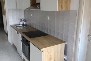 Private kitchen - Skopje City Apartment 1 (Skopje)