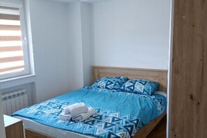 3 bedrooms, iron/ironing board, WiFi, bed sheets - Skopje City Apartment 1 (Skopje)