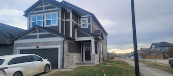A Cozy home away from home at South East Calgary