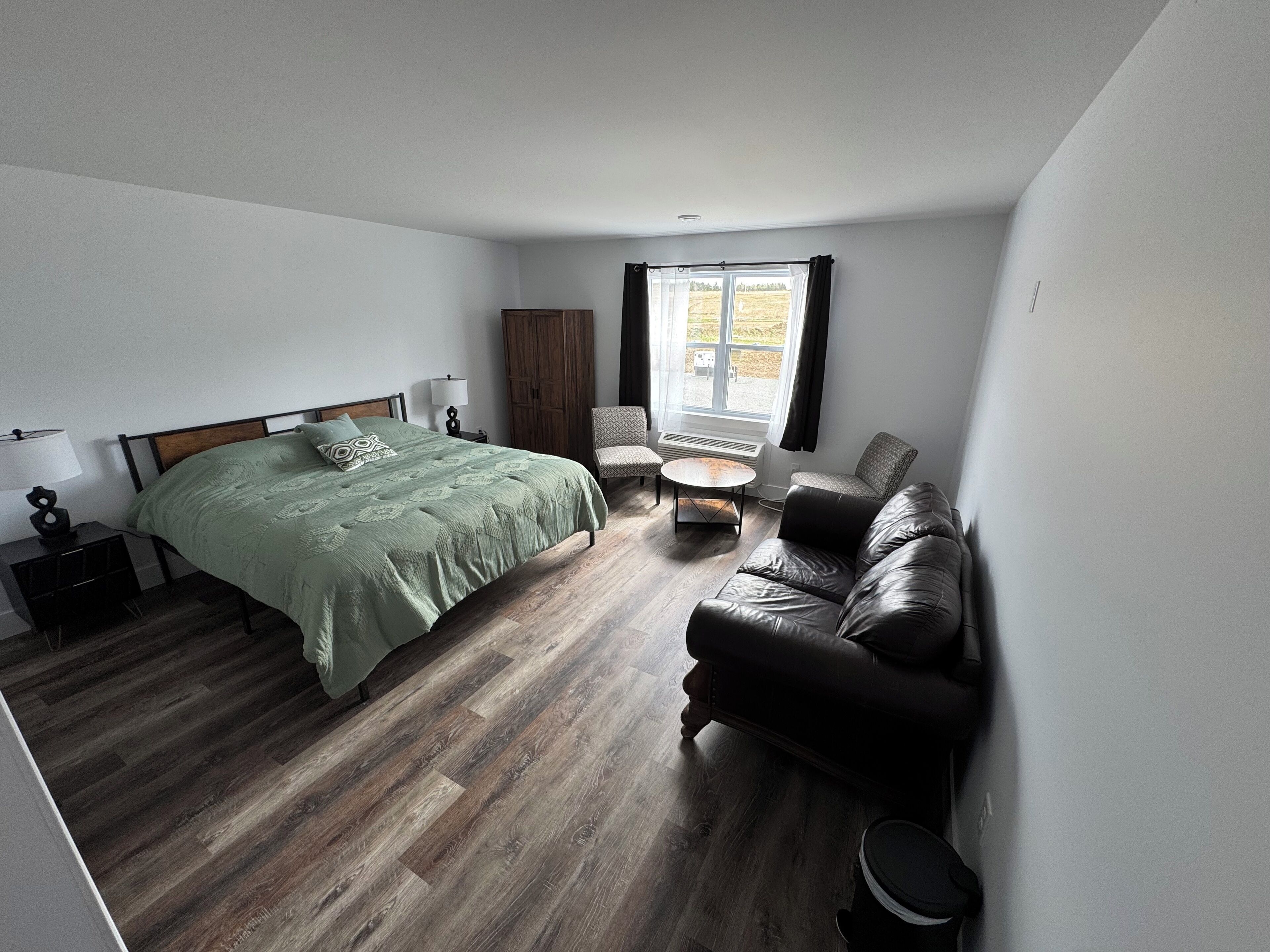 1 bedroom, internet, bed sheets