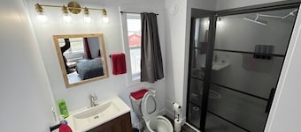 Red Farm Inn - Room 12