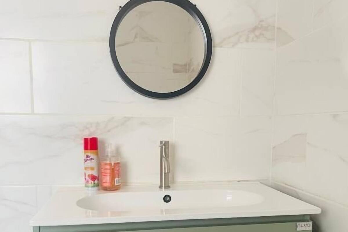 Standard Double Room, Garden View | Bathroom | Combined shower/bathtub, free toiletries, hair dryer, towels