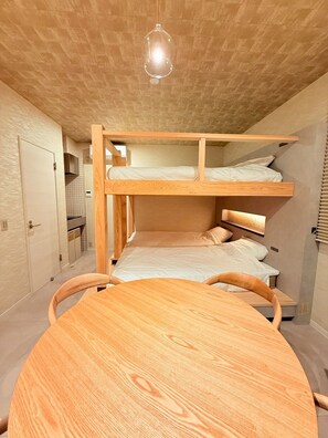 Design Quadruple Room | Desk, free WiFi - HAKORU TOKYO (Shinnjyuku-ku katamachi)