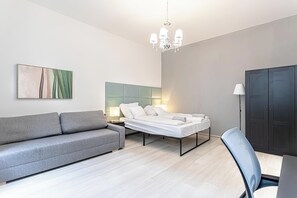 Basic Apartment | Laptop workspace, iron/ironing board, free WiFi - Modern Apt Near Praterstern & Danube (Vienna)
