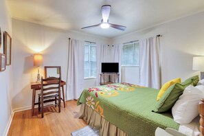 3 soveværelser, skrivebord, strygejern/strygebræt, weekendseng