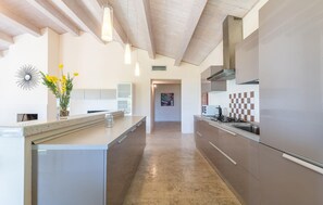 Fridge, microwave, stovetop, dishwasher - Awesome home in Trequanda with house a panoramic view (Trequanda)