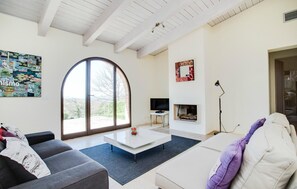 Smart TV - Luxurious home in Trequanda with outdoor swimming pool (Trequanda)