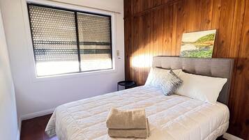 3 chambres, fer et planche à repasser, accès Internet, draps fournis