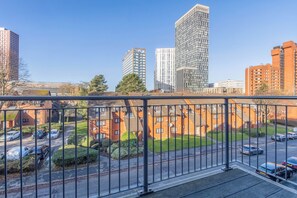 Property grounds - A classy, cozy & modern apartment in Birmingham City centre. (Birmingham)
