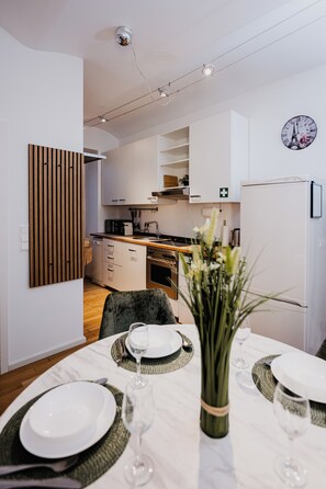 Fridge, microwave, oven, stovetop - FREE Parking-NEspresso-Netflix (Wels)