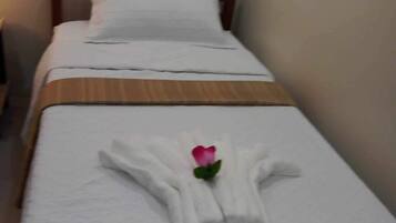 6 Schlafzimmer, Bügeleisen/Bügelbrett, Internetzugang, Bettwäsche