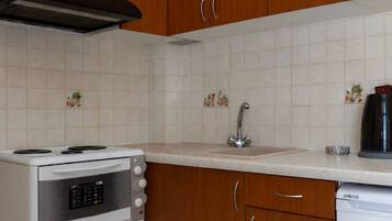 Herdplatte, Wasserkocher mit Kaffee-/Teezubehör, Wasserkocher