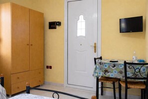 Interior - Agali Beach - Studio with Sea View in Chios (Marmaro)