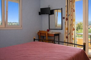 1 bedroom, iron/ironing board, WiFi, bed sheets - Agali Beach - Sea View Apartment in Chios (Marmaro)