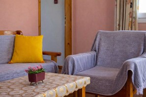 Interior - Agali Beach - Sea View Apartment in Chios (Marmaro)