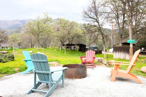 Deer Hollow Cabin - A family-friendly 3-bedroom cabin in charming Three Rivers