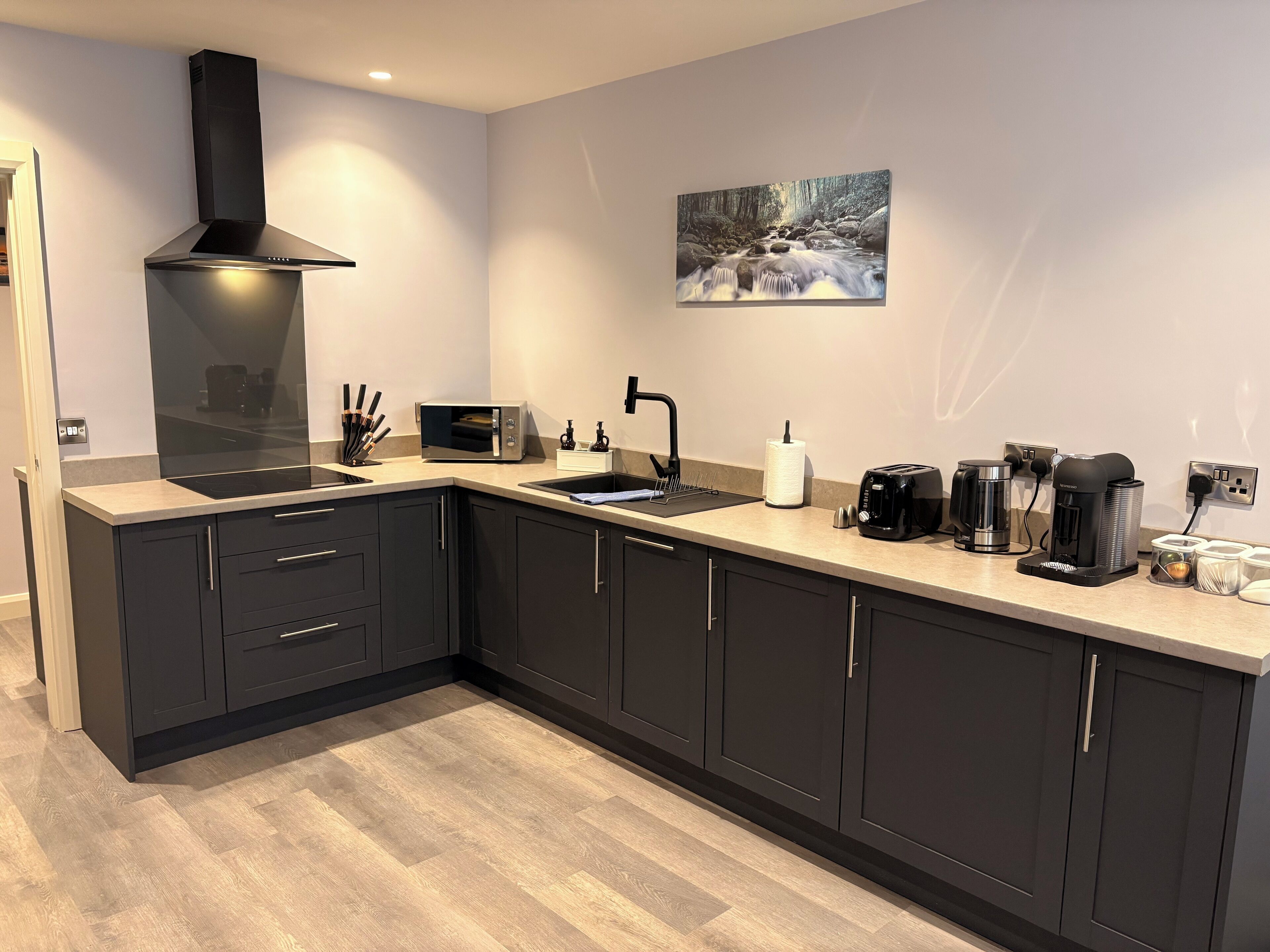 Refrigerador, microondas, horno y lavavajillas 