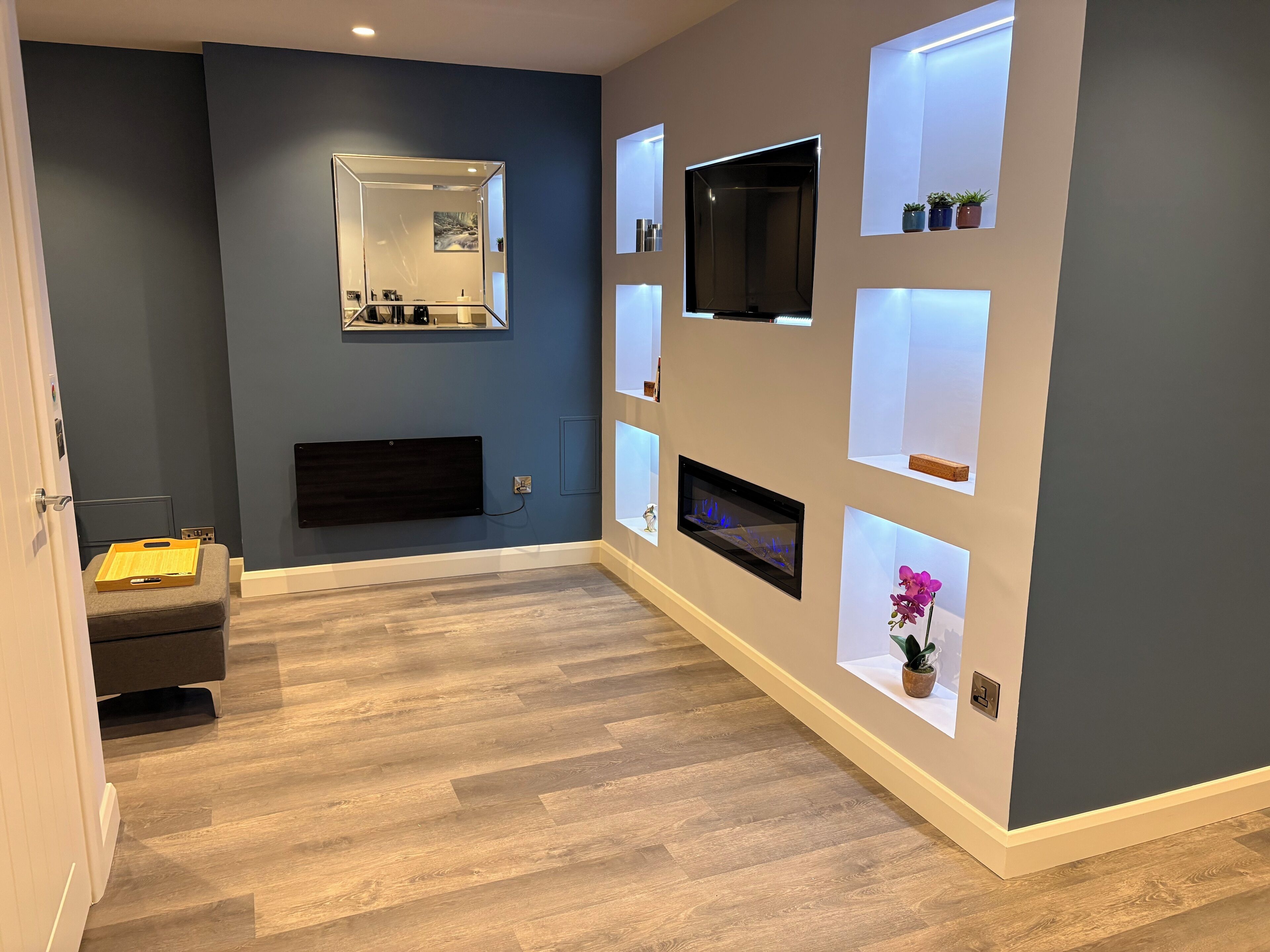 智能电视、壁炉、书