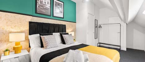 Iron/ironing board, WiFi, bed sheets