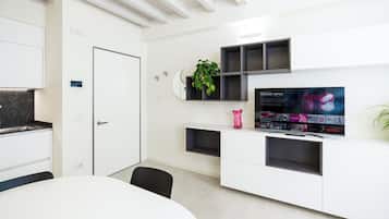 Apartment, 2 Bedrooms | Living area