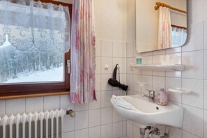 Douche, serviettes fournies