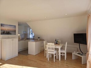 Dining - Haus Küstenwind - Vacation for two on the upper floor and 2 balconies - House (Wyk auf Föhr)