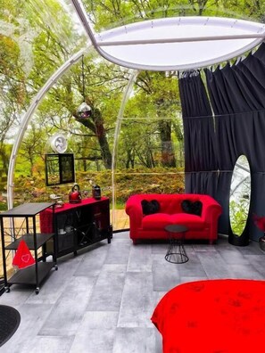 Tent, 1 King Bed, Garden View | Interior - Les Bois de Morphée (Escamps)