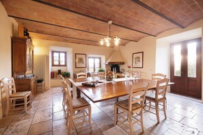Villa, Air conditioning, Courtyard View | Dining