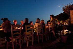 Outdoor dining - Villa Montecastello (Monteriggioni)
