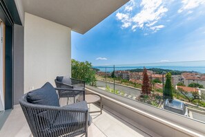 Property grounds - Luxury Adria – Entire Apt with Private Whirlpool, Sea View & Parking (Makarska)