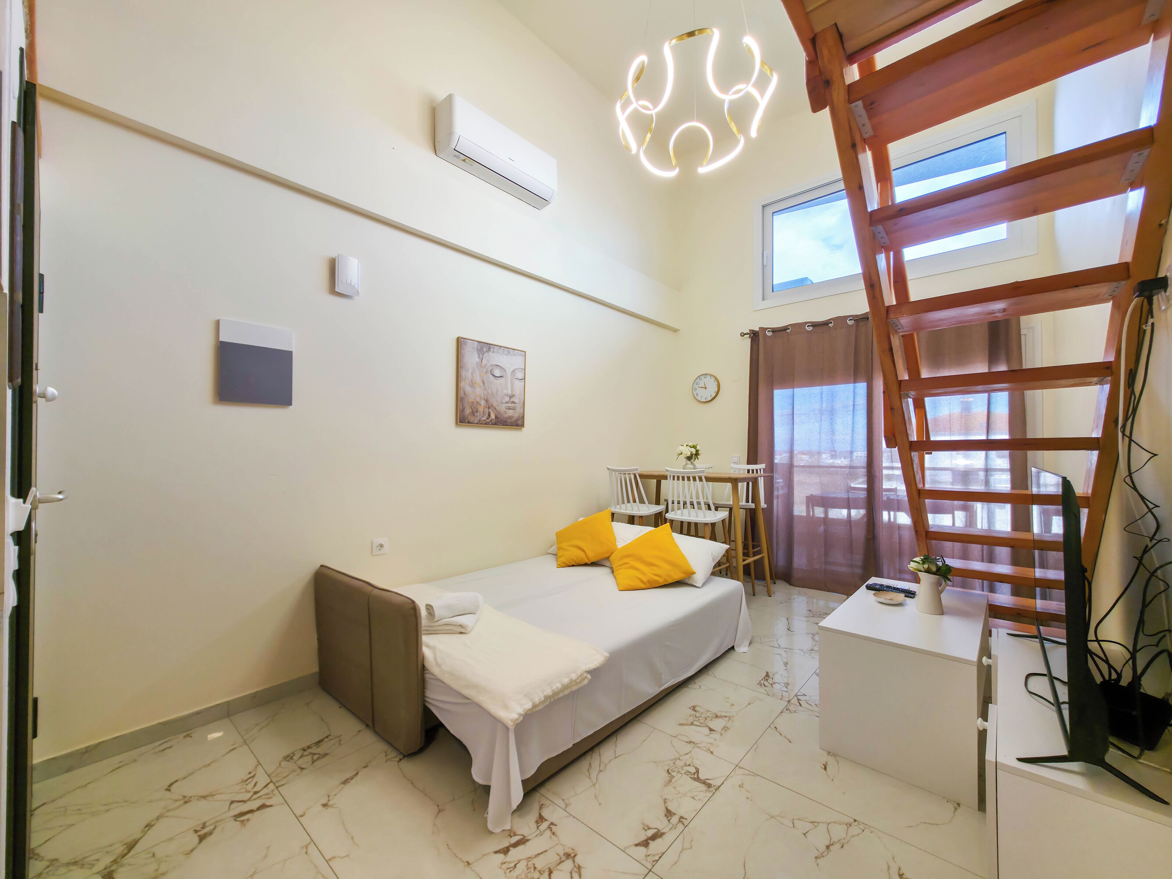 2 bedrooms, bed sheets