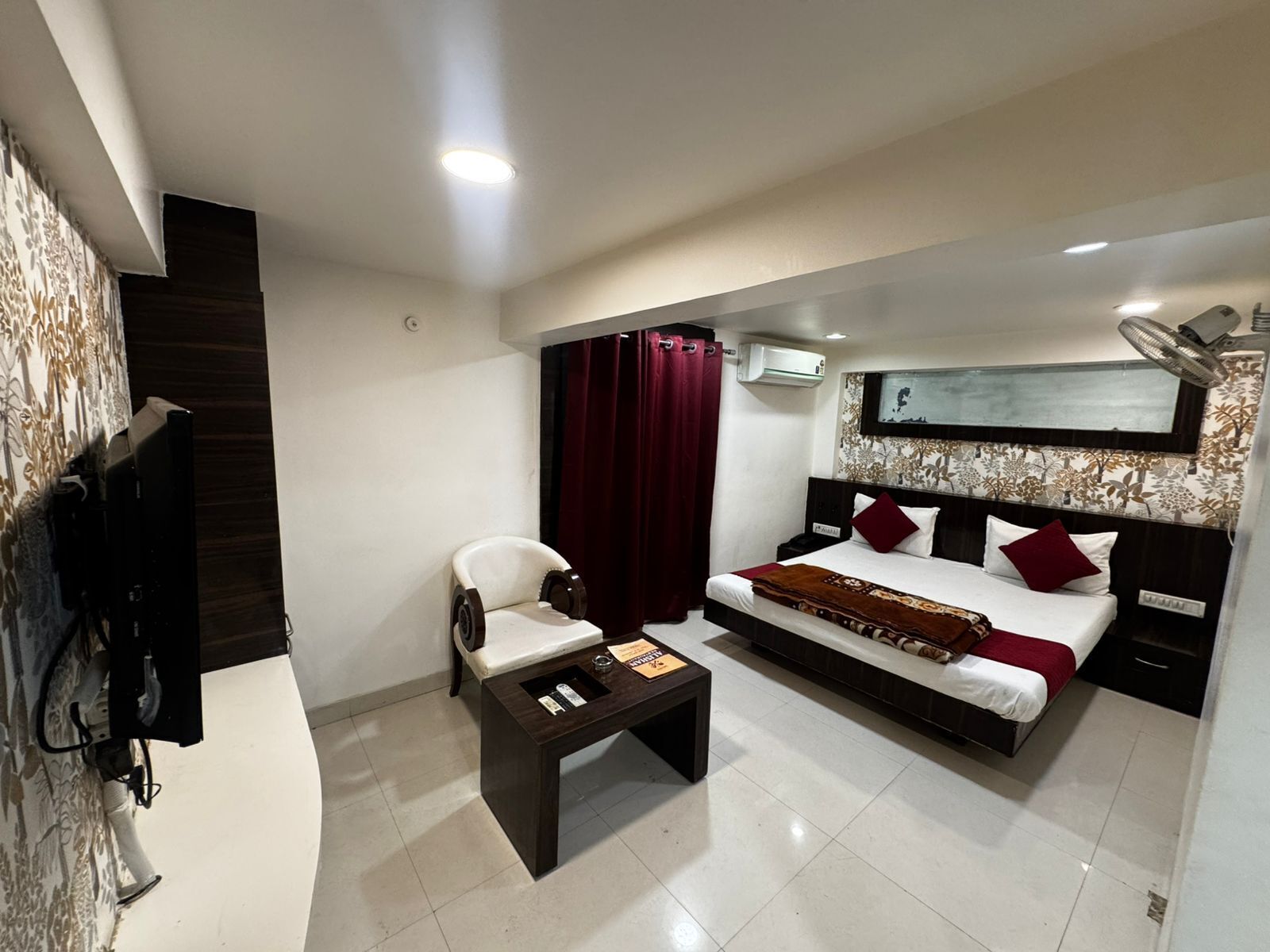 In-room safe, desk, laptop workspace, iron/ironing board