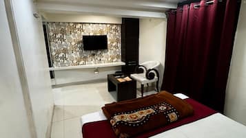 In-room safe, desk, laptop workspace, iron/ironing board