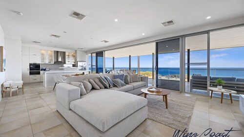 Port Willunga Sandcastle by Wine Coast Holidays