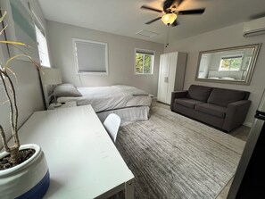 1 bedroom, Internet, bed sheets - Cozy 1-bedroom house in serene Los Angeles with AC/Heat (Los Angeles)