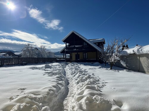 Mountain Family Guest House Rayovo