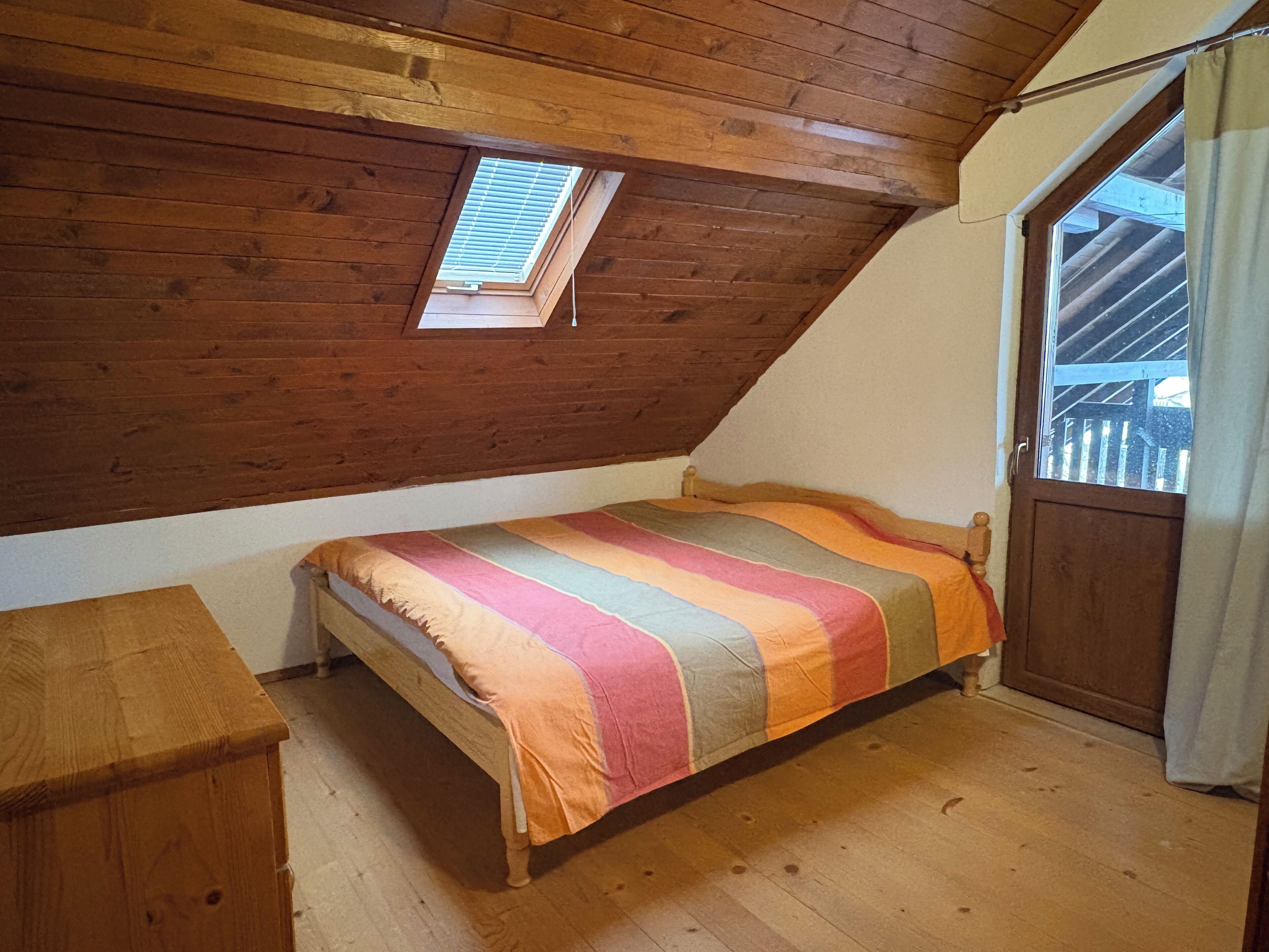 3 室のベッドルーム、アイロン / アイロン台、WiFi、ベッドシーツ