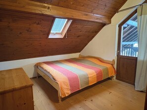 3 chambres, fer et planche à repasser, Wi-Fi, literie fournie