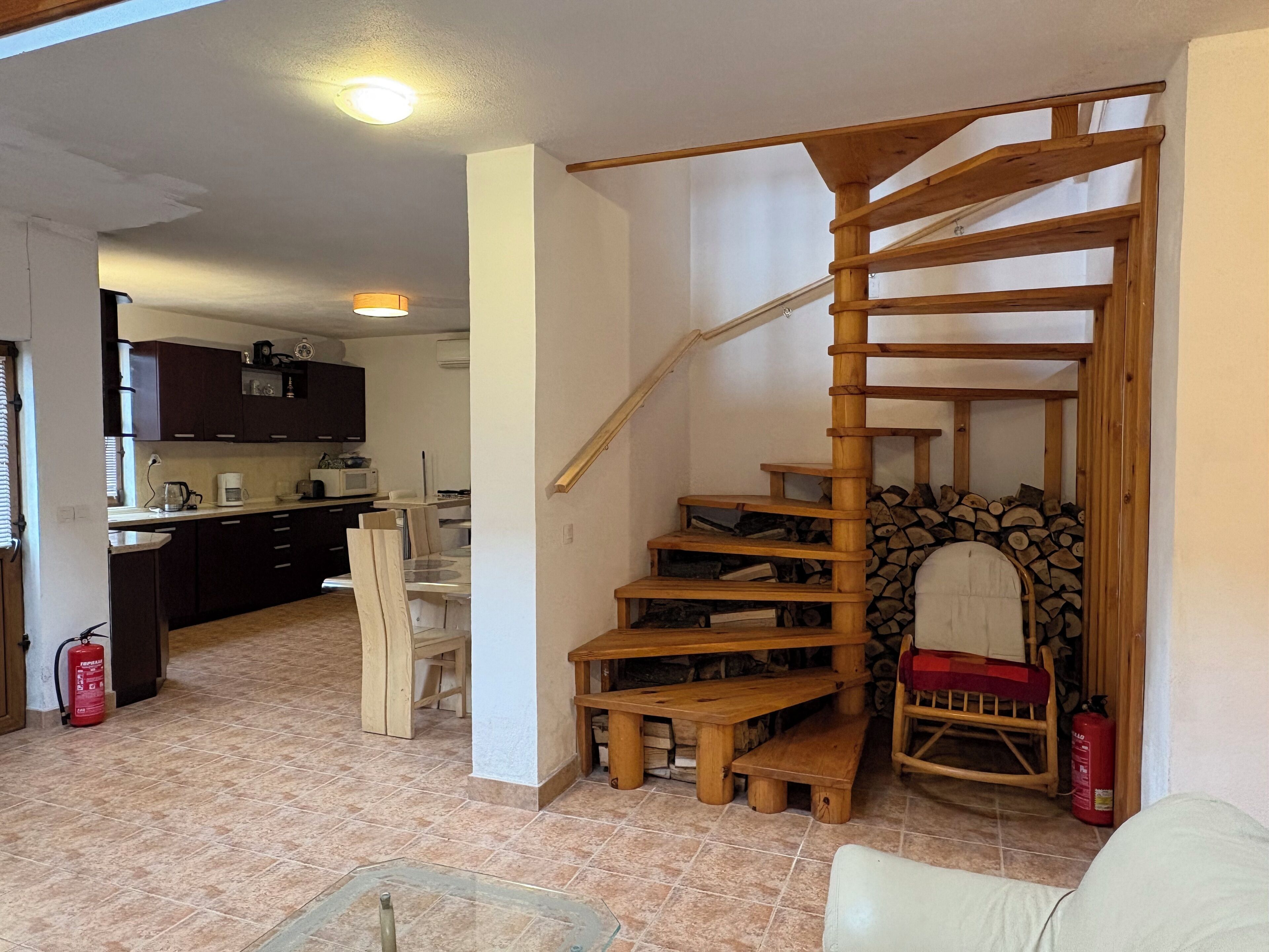 Flat-screen TV, fireplace