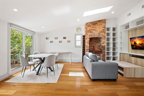 Interior - Renovated Victorian home with garden, Brunswick (Brunswick)