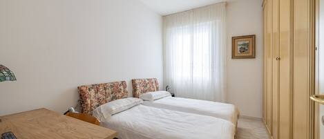 Basic Apartment | Iron/ironing board, WiFi (free)