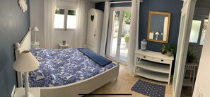 3 bedrooms, iron/ironing board, WiFi, bed sheets - PARC ROYAN quiet location 4*, 3 bedrooms, garden, beach 1mn walk, July and August (Saint-Georges-de-Didonne)