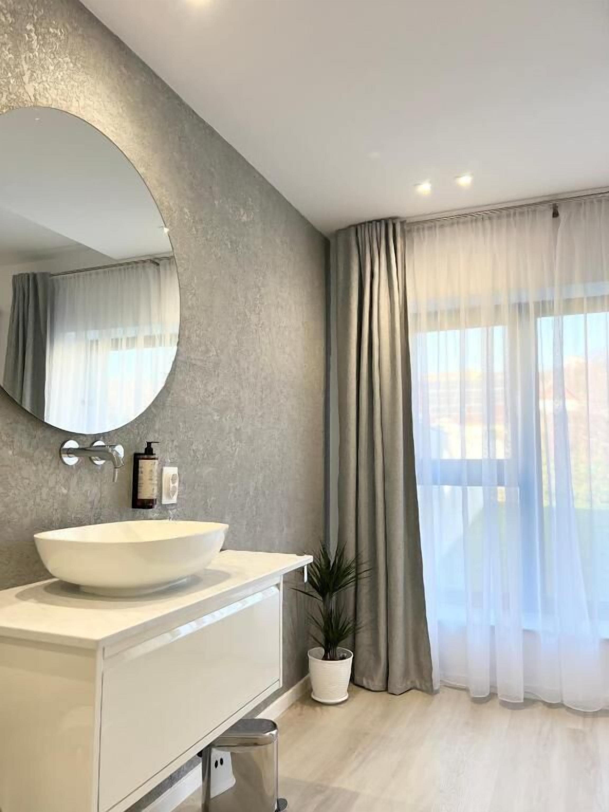 Deluxe-Doppelzimmer, Gartenblick | Badezimmer | Kostenlose Toilettenartikel, Haartrockner, Handtücher, Seife