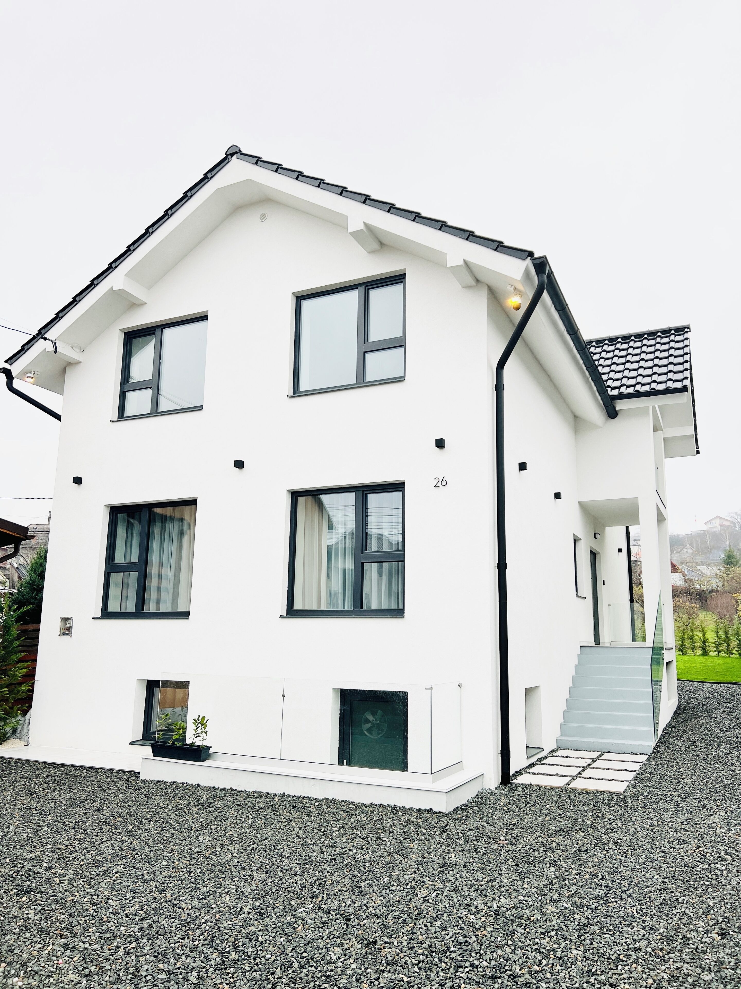 Vista frontal de la propiedad