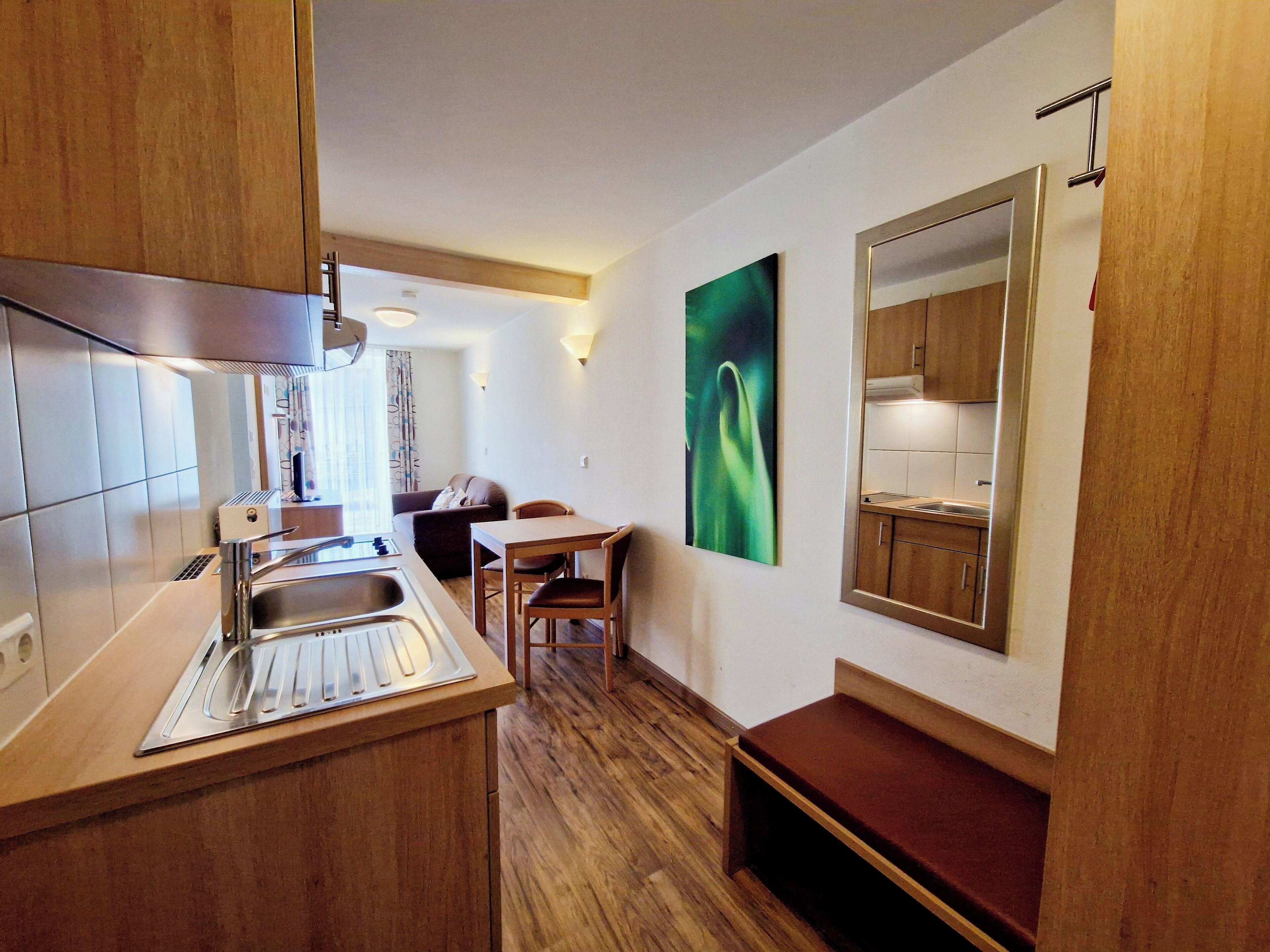 Superior Apartment im Apartmenthaus | Allergiatestatut vuodevaatteet, työpöytä, ilmainen Wi-Fi, vuodevaatteet