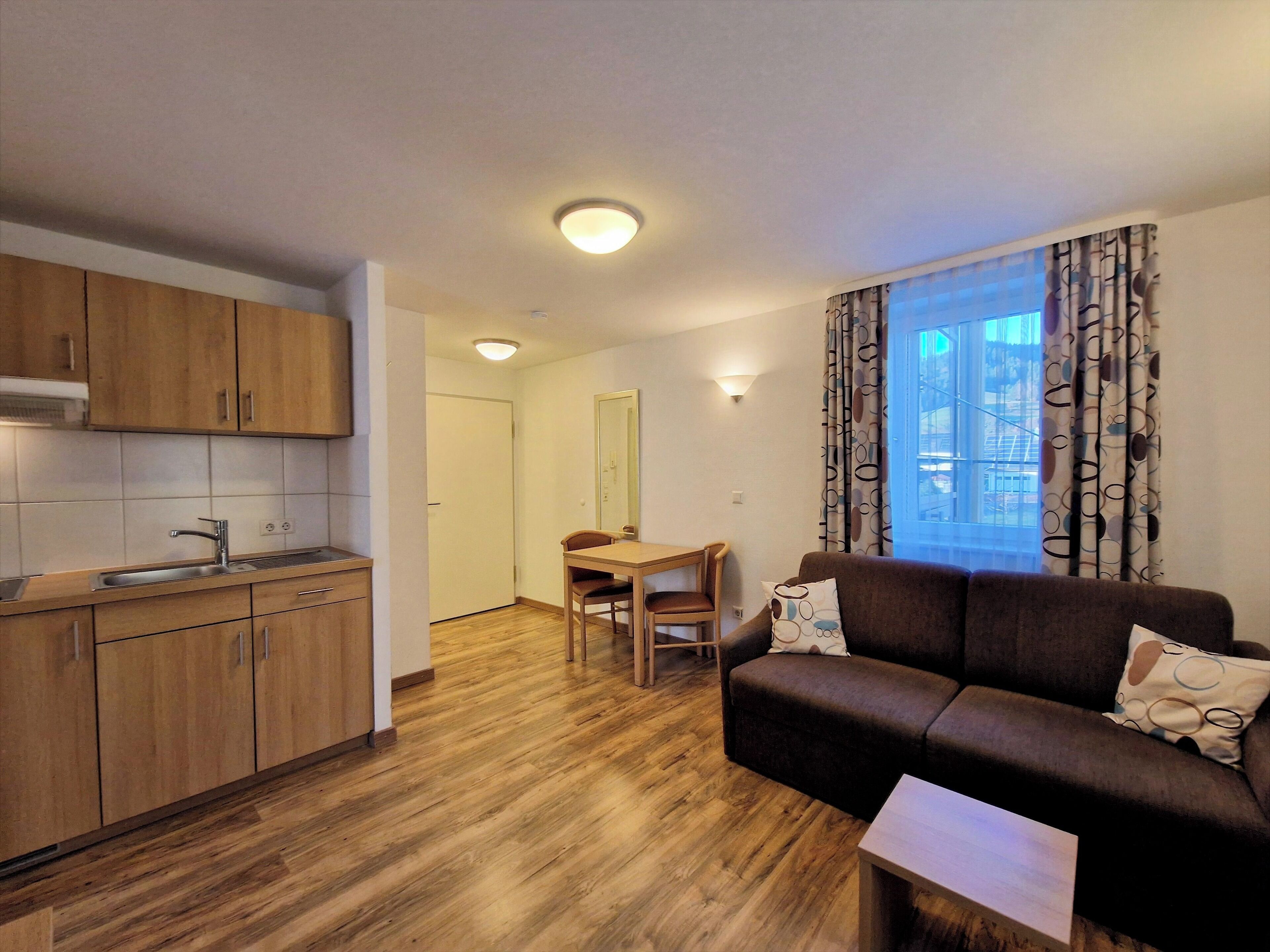 Comfort Apartment im Apartmenthaus | Allergiatestatut vuodevaatteet, työpöytä, ilmainen Wi-Fi, vuodevaatteet