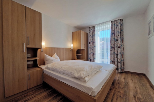 Comfort Apartment im Apartmenthaus | Hypo-allergenic bedding, desk, free WiFi, bed sheets