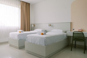 Family Apartment | In-room safe, desk, laptop workspace, free WiFi